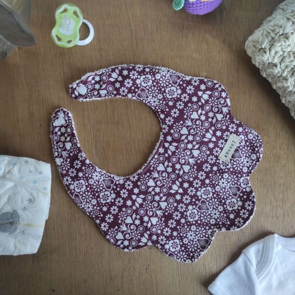 Compress_20251219_125056_6429 Slinček / Bib / Biberin Scalloped